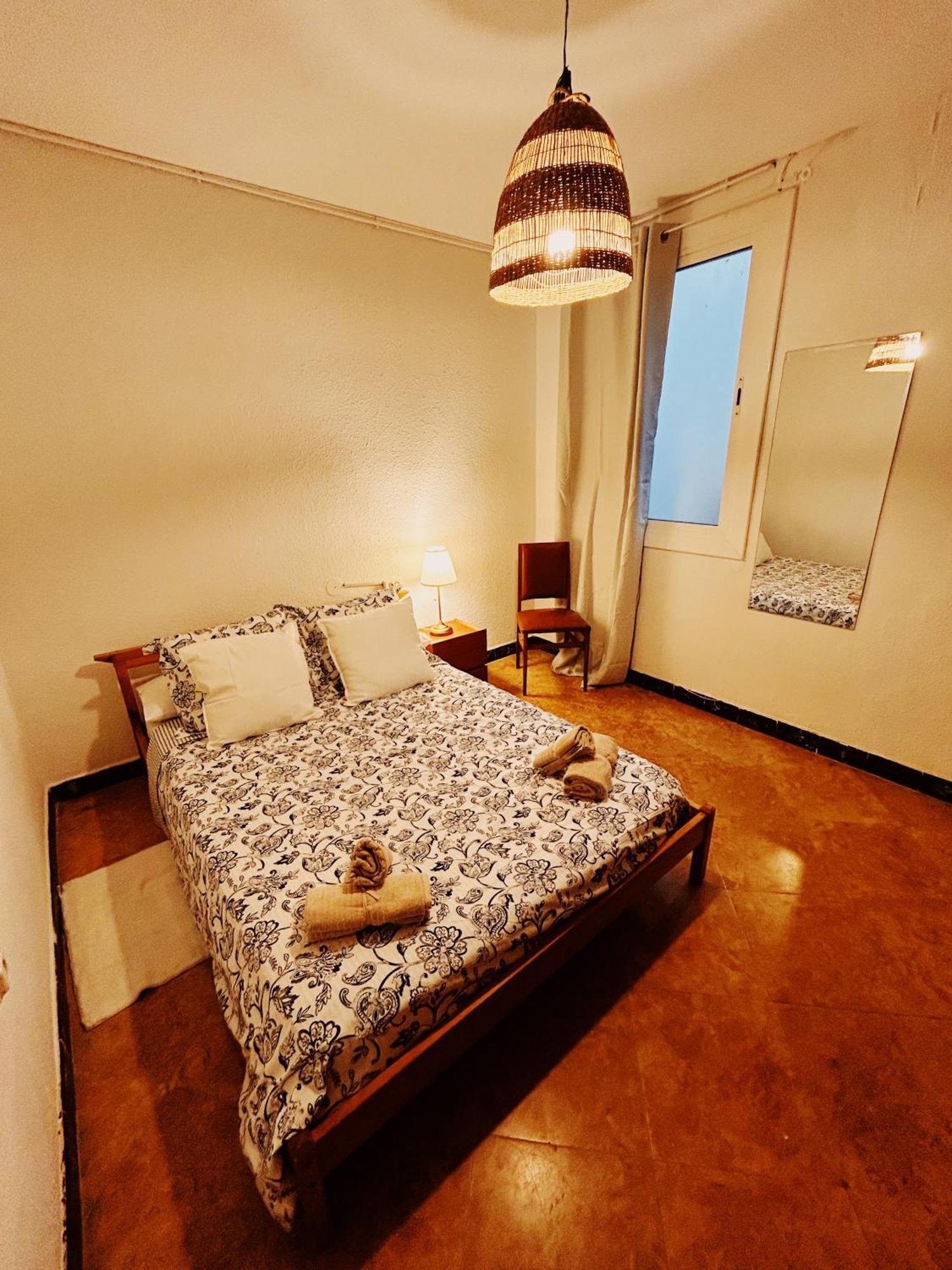 Pau - Room In Shared Apartment Euroviajeros Pineda de Mar Esterno foto